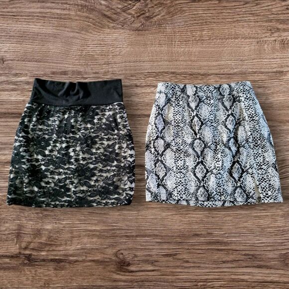Xs/S  Bundle of Mini Skirts - Picture 1 of 4